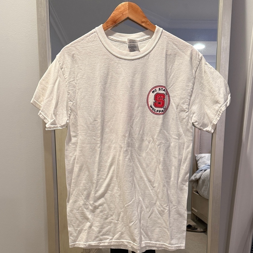 NC State men’s T-shirt size Medium(50)